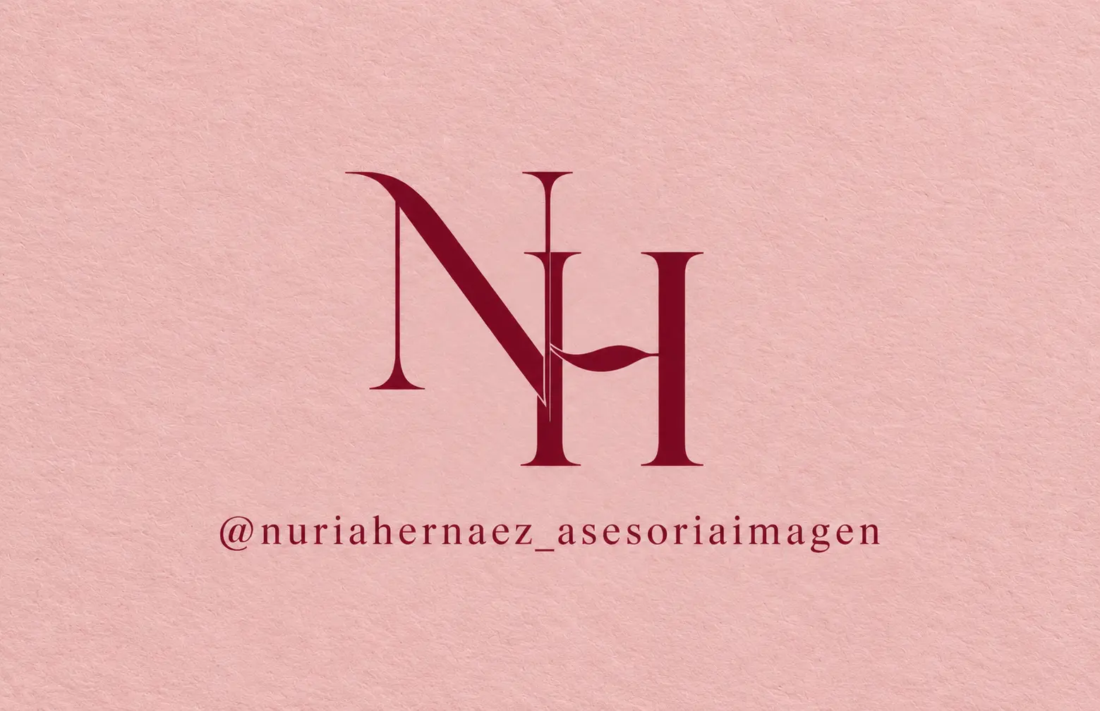 Identidad de marca de Nuria Hernáez en rosa empolvado